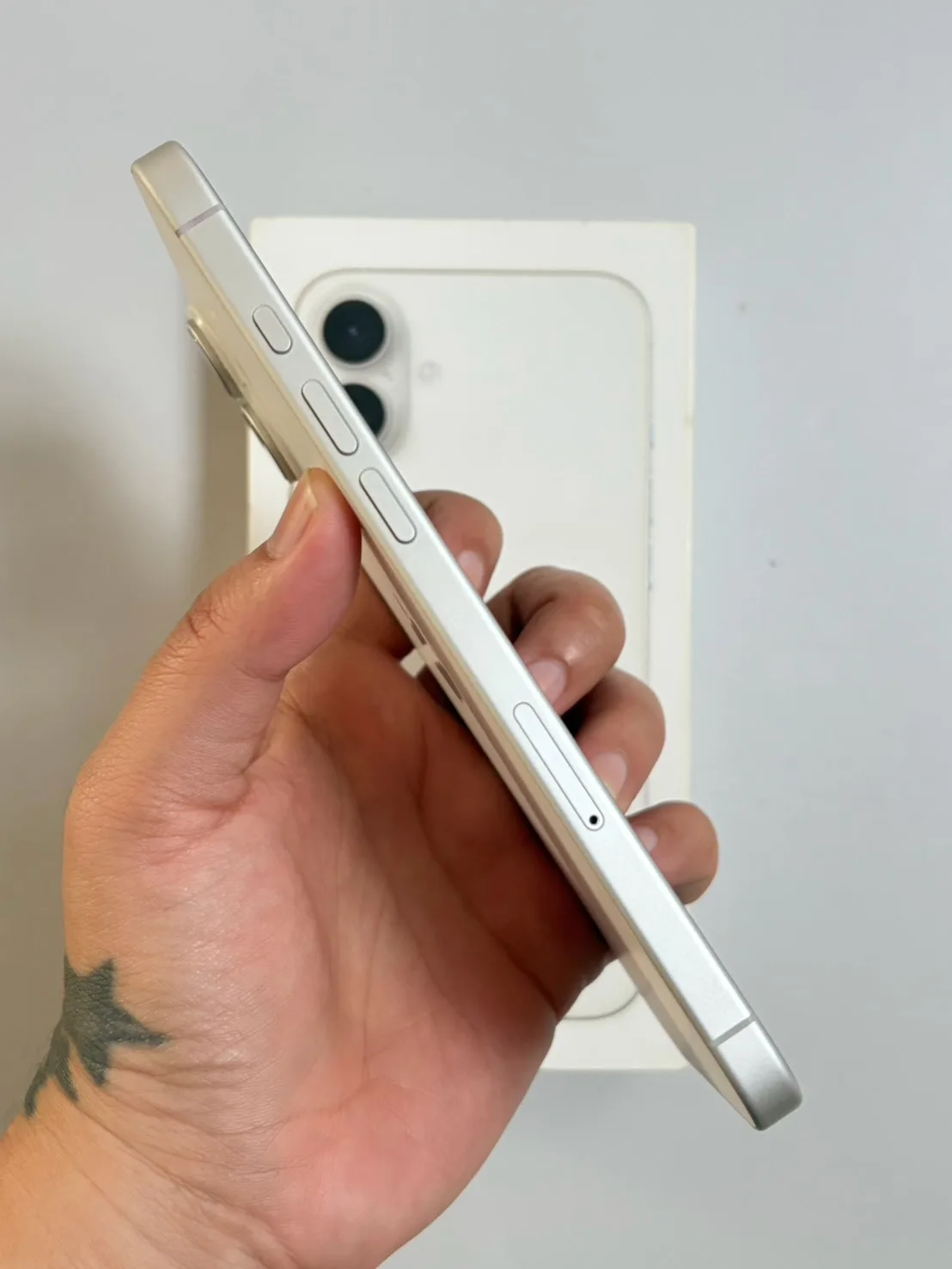 Apple iPhone 16 Plus
